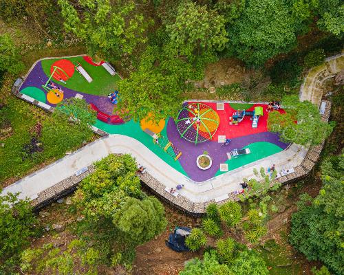 FotografoFoto Alcaldía de Medellín:Más de 28.000 habitantes de Pedregal ya disfrutan de un nuevo parque recreativo.